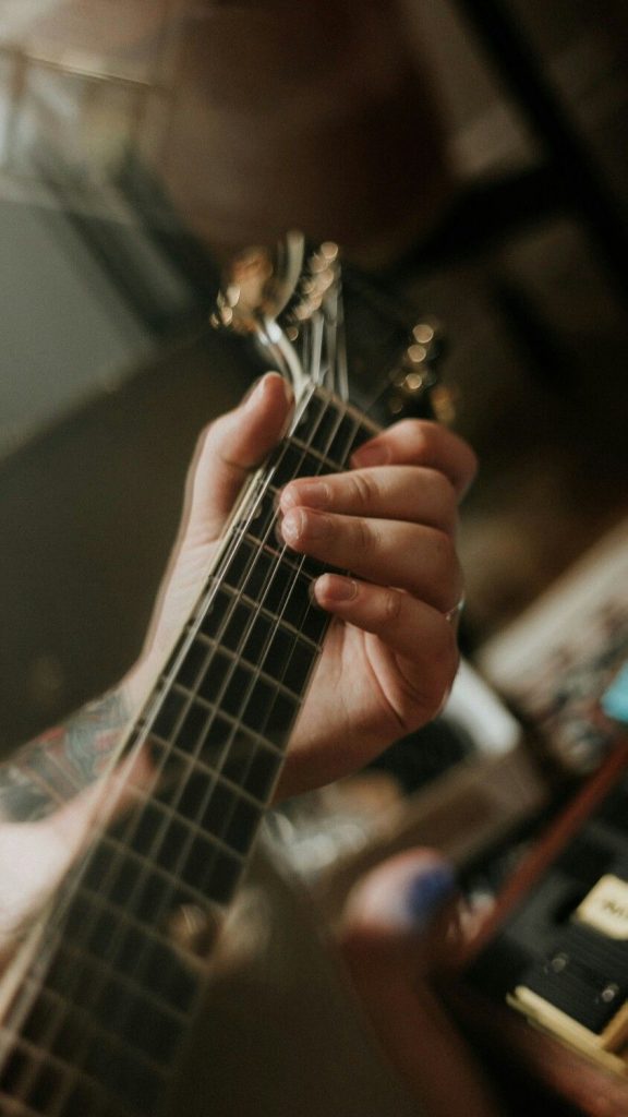 Professeur de guitare Paris guitare acoustique